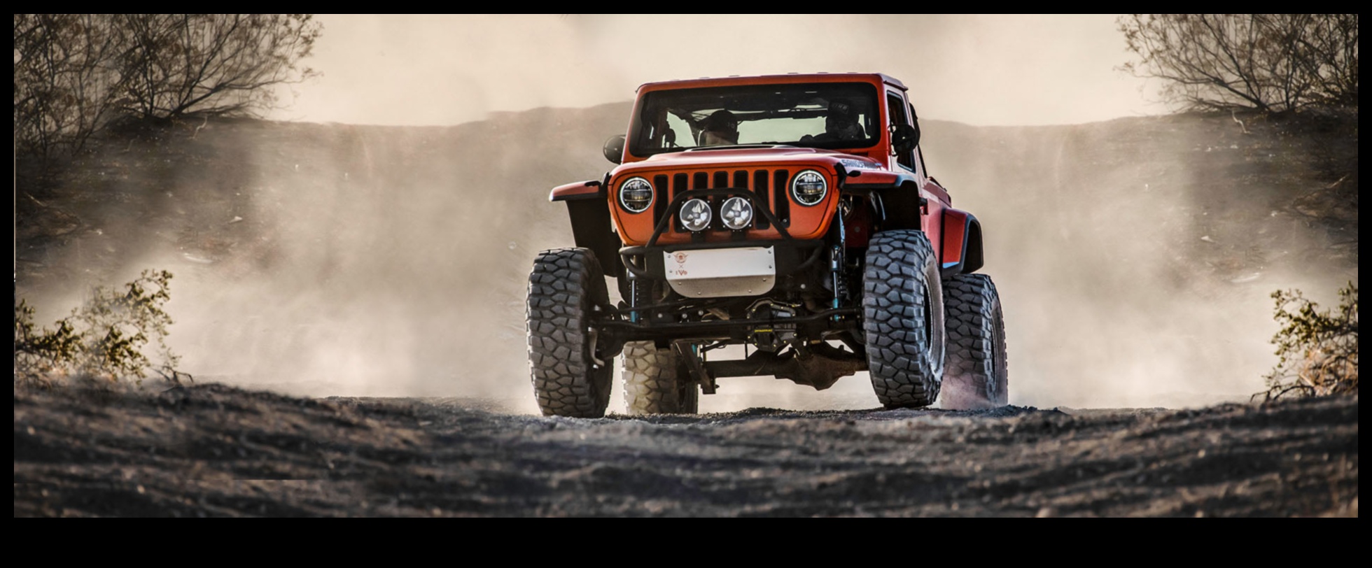 تطور الطرق الوعرة: التطورات في تكنولوجيا التضاريس القصوى