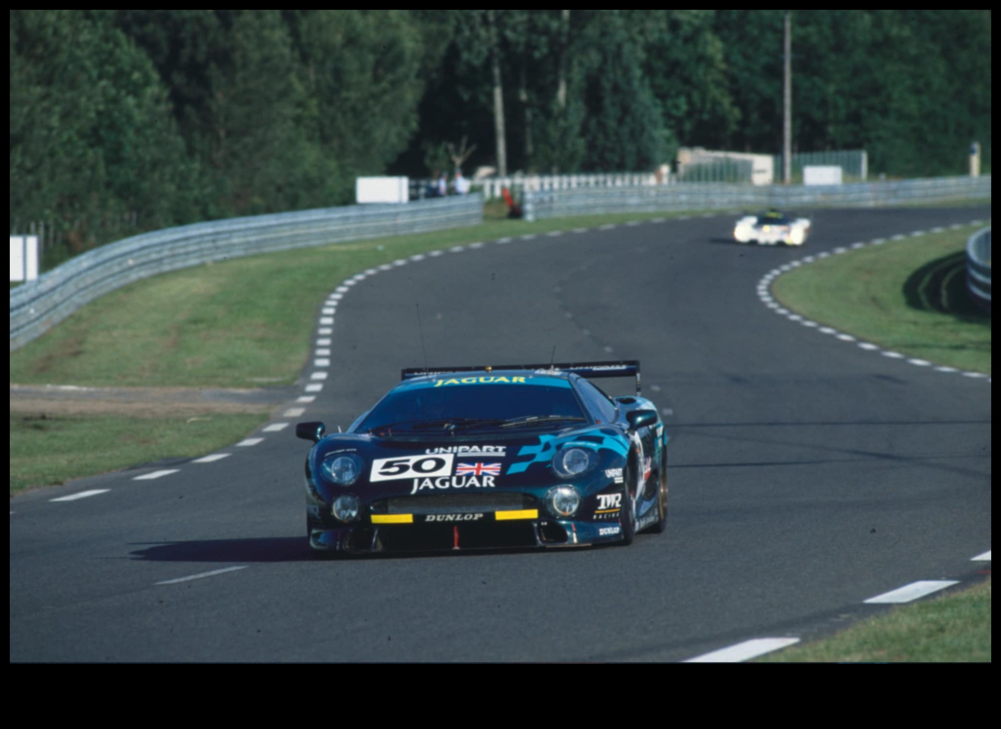 منافسات السباق: المسابقات المميزة التي شكلت رياضة السيارات