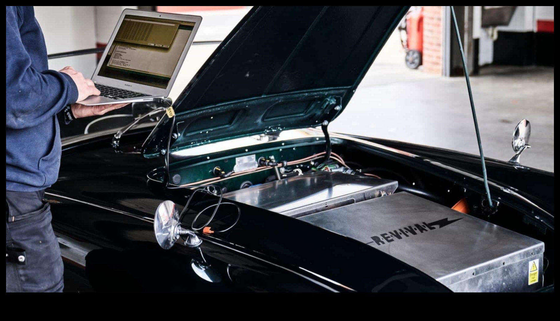 الكلاسيكيات الكهربائية: إحياء السيارات الكهربائية القديمة والاحتفال بها