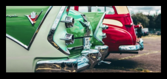 المتداول عبر العصور: السيارات الكلاسيكية والكاريزما الدائمة في السنوات الماضية