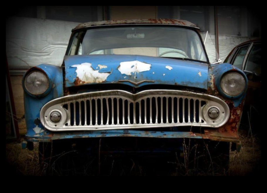 المتداول عبر العصور: السيارات الكلاسيكية والكاريزما الدائمة في السنوات الماضية