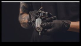 فن الدقة: الكشف عن تقنيات الوشم المتقدمة