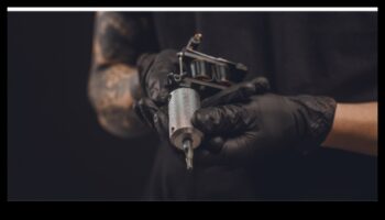 فن الدقة: الكشف عن تقنيات الوشم المتقدمة