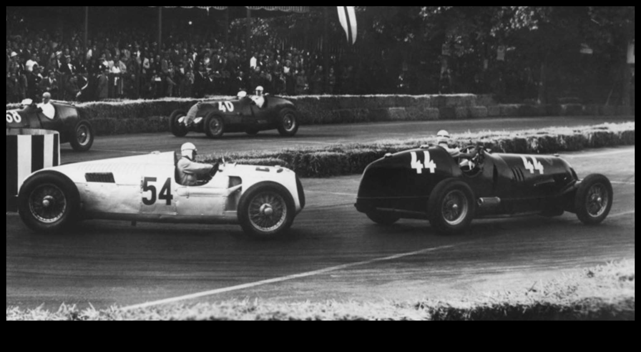 منافسات السباق: المسابقات المميزة التي شكلت رياضة السيارات